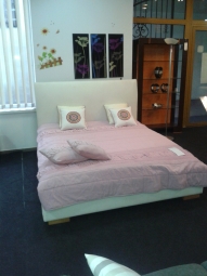 Łóżko tapicerowane firmy Hilding IVY
